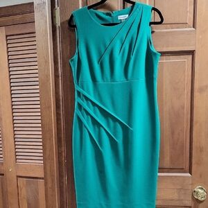 Elegant Green Sleeveless Dress